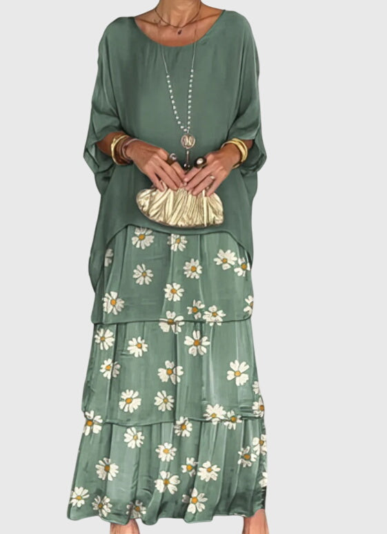 Patricia | Elegant Long and Flowing Dress – view 13
