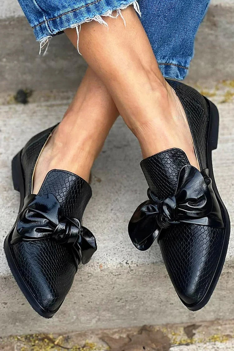 Chelsea - Stylish Bow-Embellished Loafers – view 2