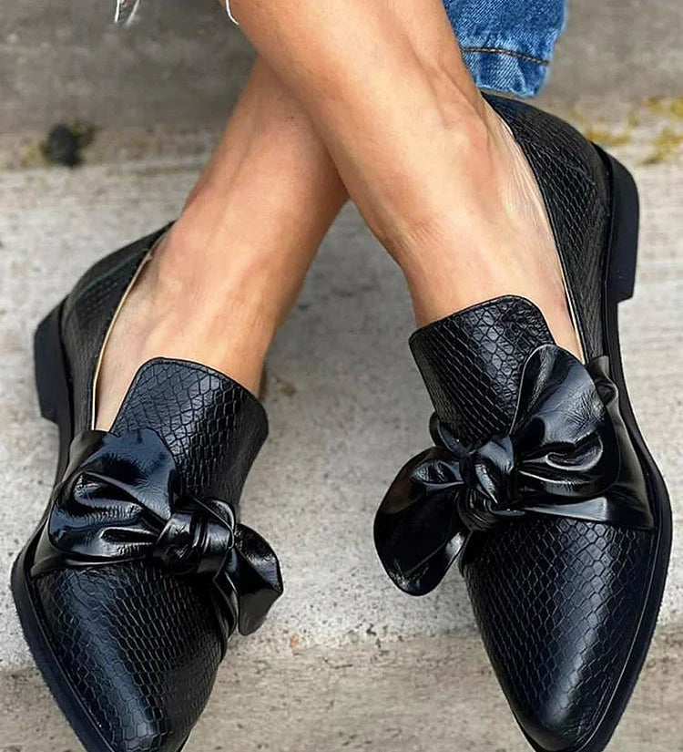Chelsea - Stylish Bow-Embellished Loafers – view 2