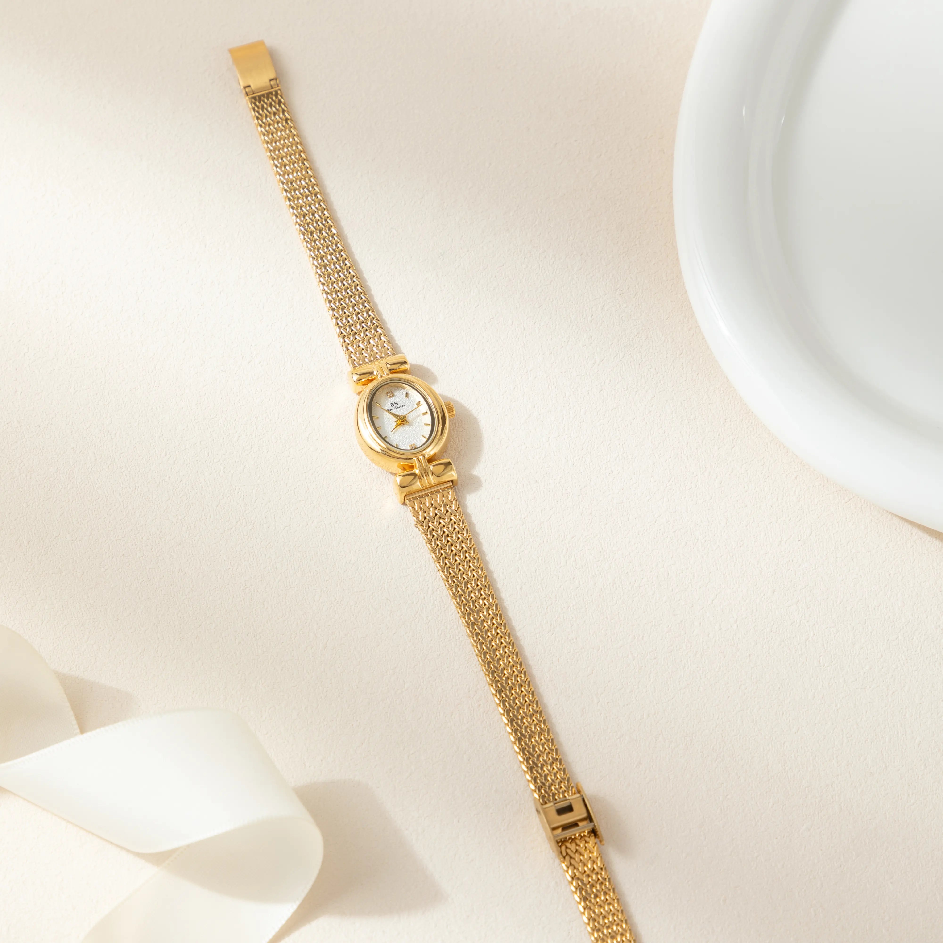 Iva® - Elegant Gold Watch with Woven Bracelet – view 4