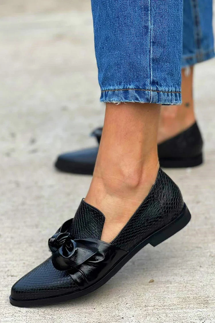Chelsea - Stylish Bow-Embellished Loafers – view 3