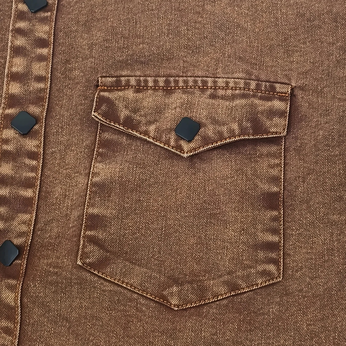 The Belleford Men’s Vintage Washed Denim Workwear Shirt – view 5