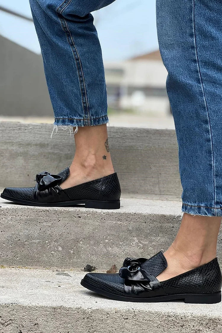 Chelsea - Stylish Bow-Embellished Loafers – view 5