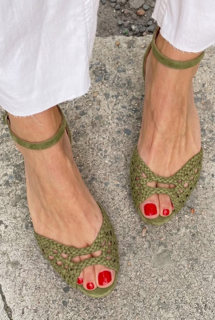 Isadora | Woven Gold Sandals – view 7