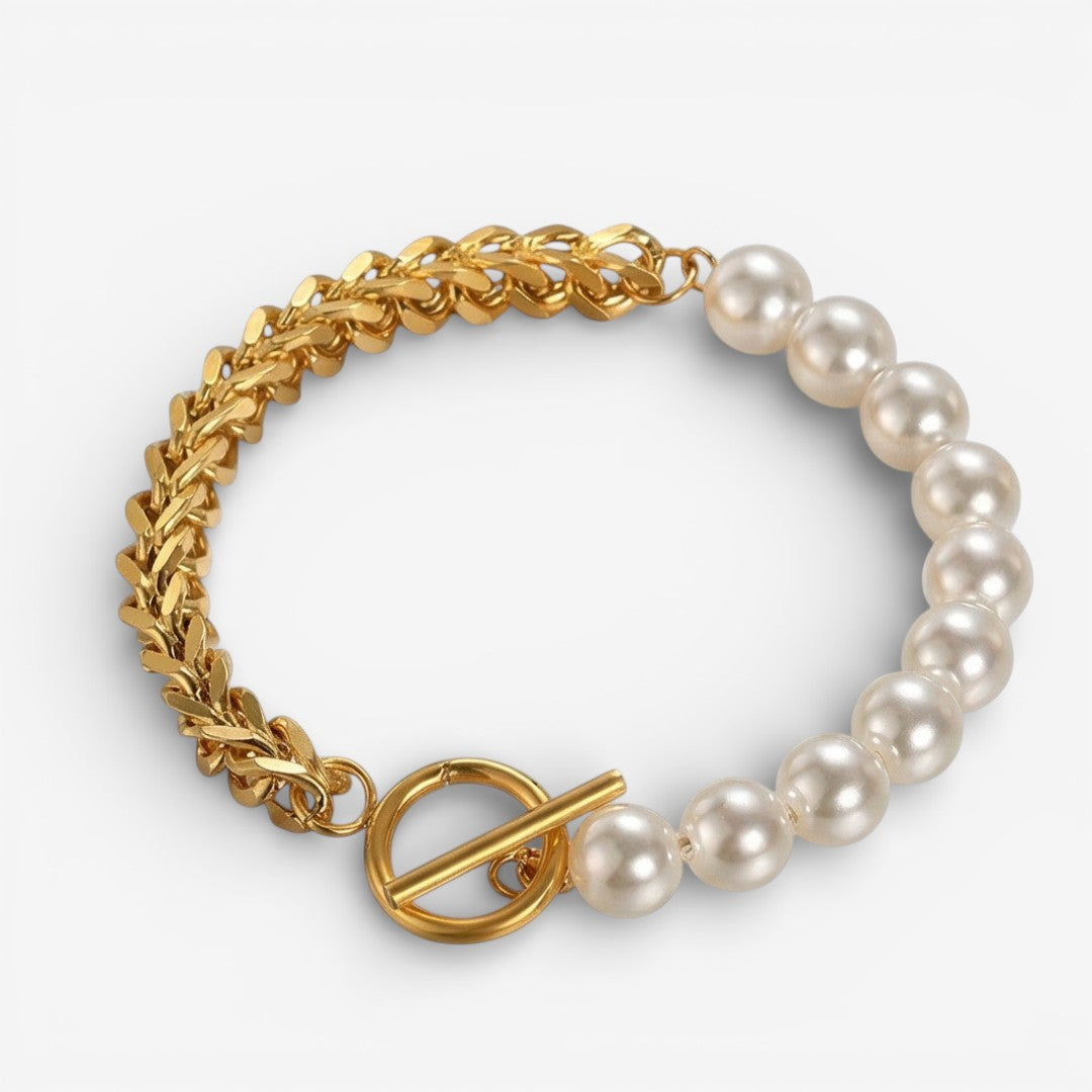 Chic Gold and Pearl Bracelet