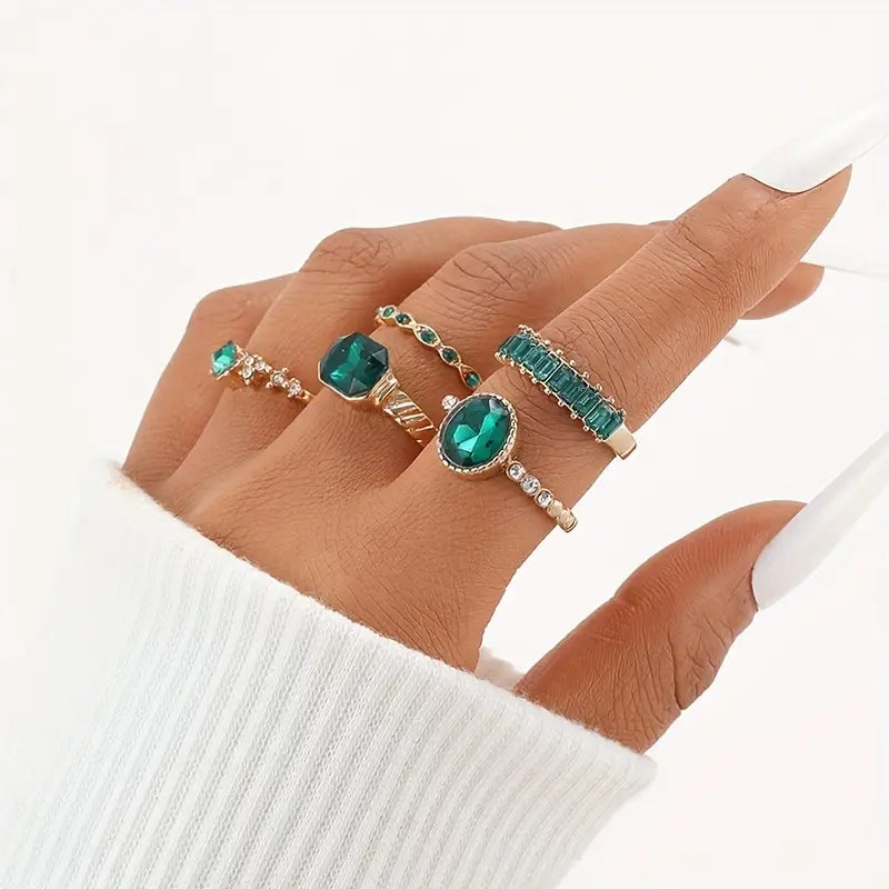 Zarina Gold Emerald Ring Set - Exquisite Design – view 3