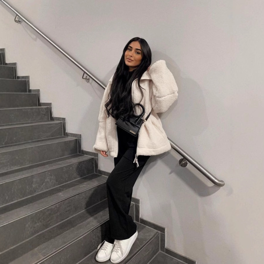 Anastasia | Cozy and Warm Winter Coat – view 6