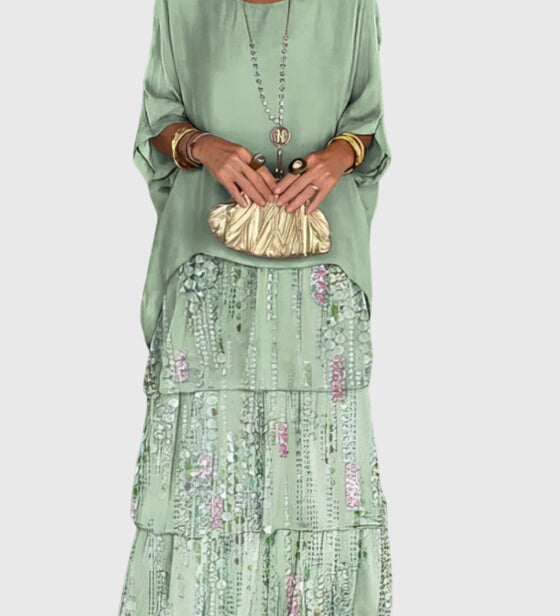Patricia | Elegant Long and Flowing Dress – view 14