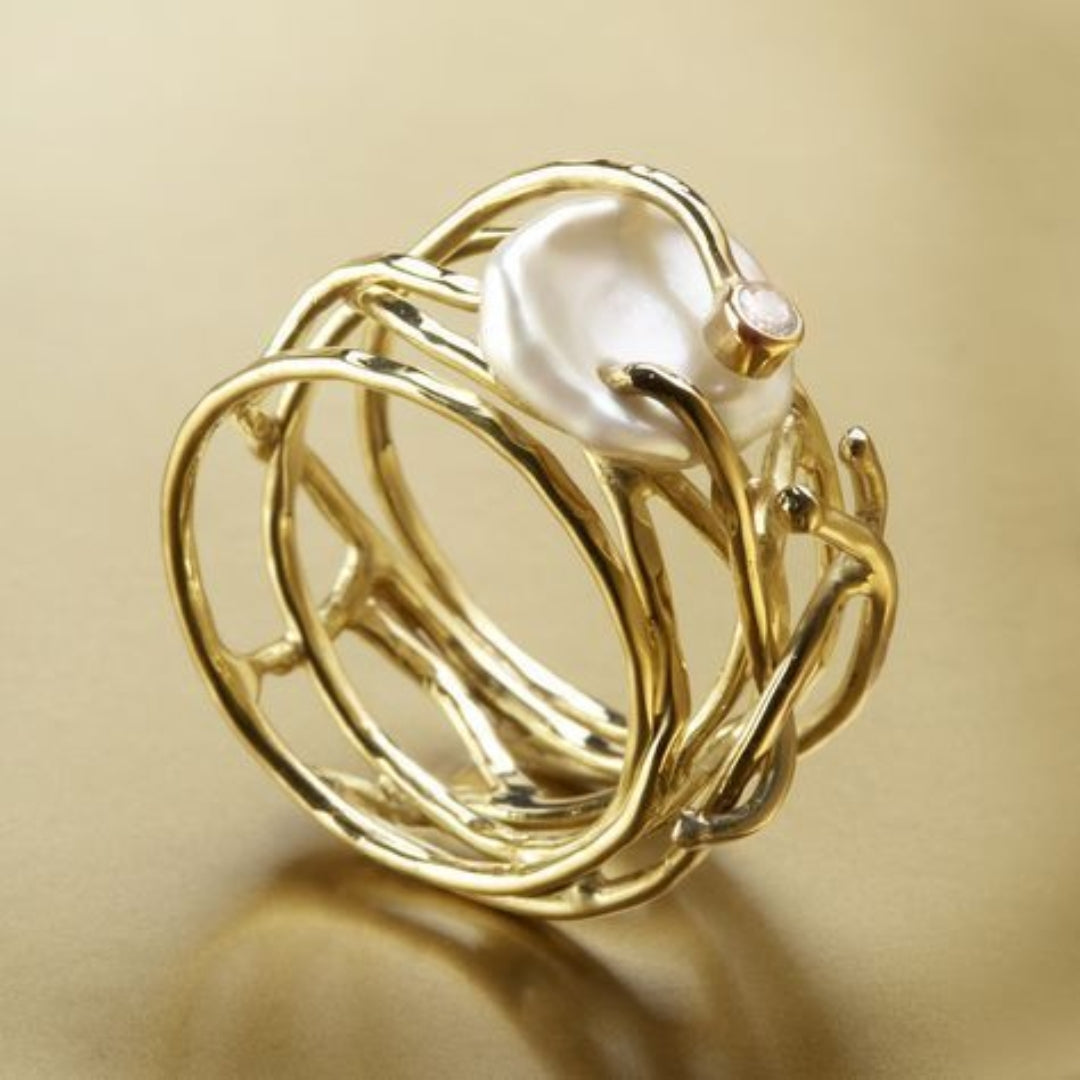 Samira - Elegant Gold Ring with Pearl Accents – view 2
