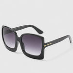 Kynzlee | Chic Sunglasses – view 5