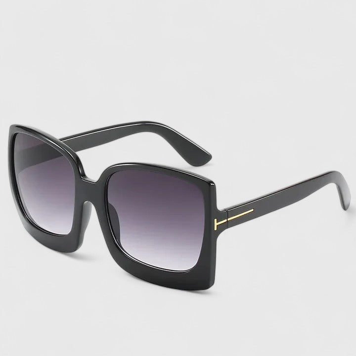 Kynzlee | Chic Sunglasses – view 3