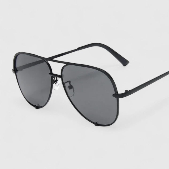 Tynzlee | Chic Sunglasses – view 5