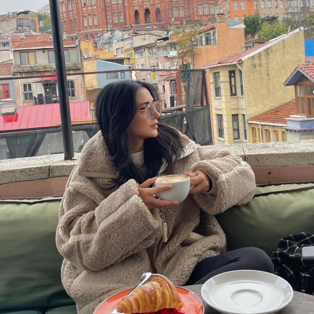 Anastasia | Cozy and Warm Winter Coat – view 4