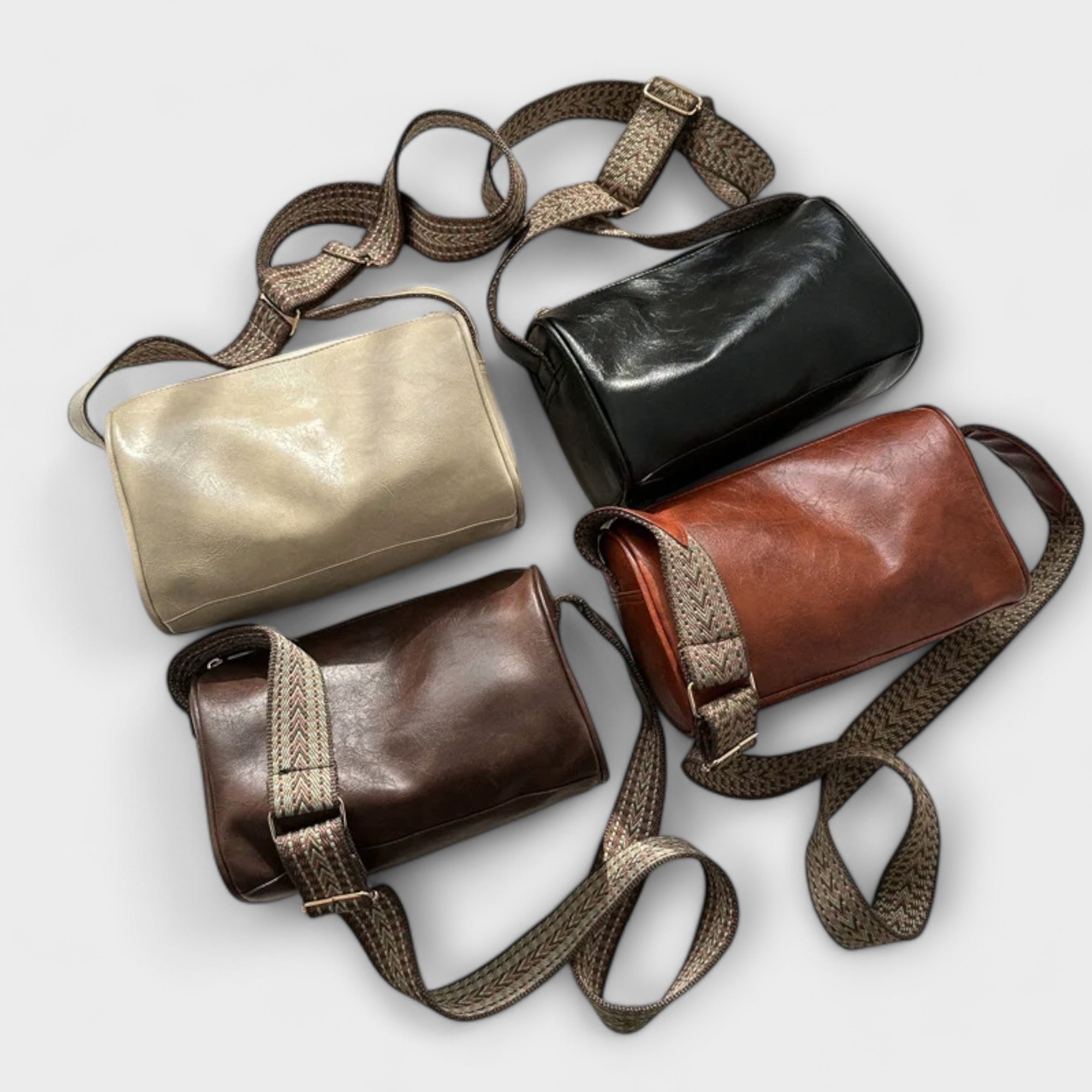 Auriane | Retro-Inspired Shoulder Bag – view 3