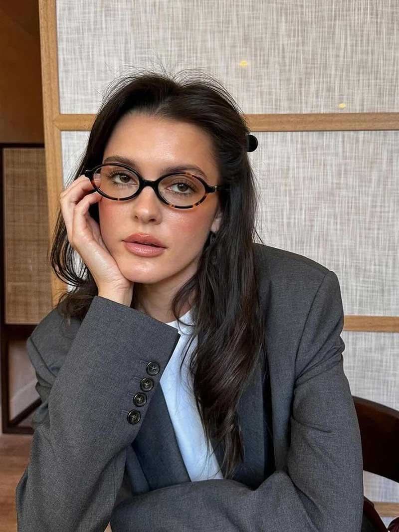 Brynlee | Chic Reading Glasses – view 3