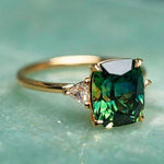 Lycka - Gold Ring Featuring Green Zirconia – view 2