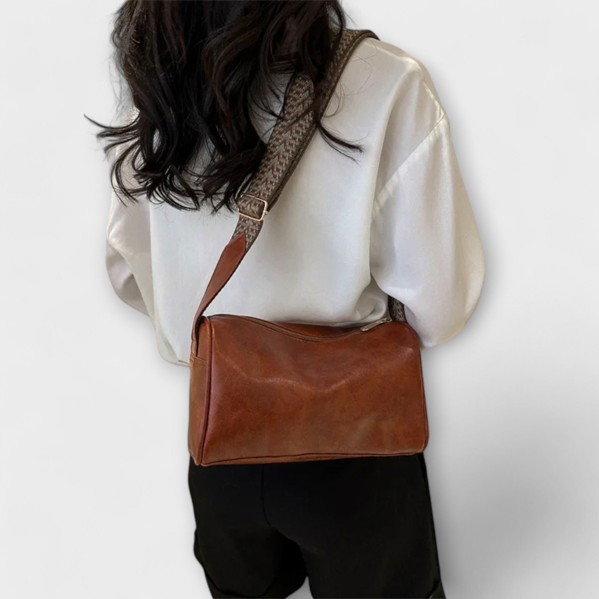 Auriane | Retro-Inspired Shoulder Bag – view 4
