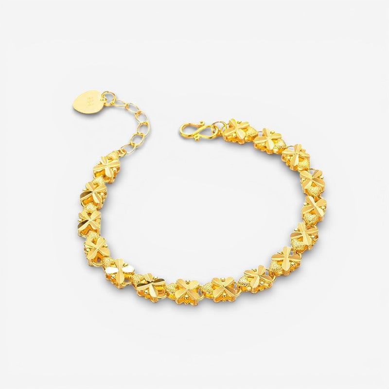 Charming Daisy Vintage Bracelet with Elegant Design