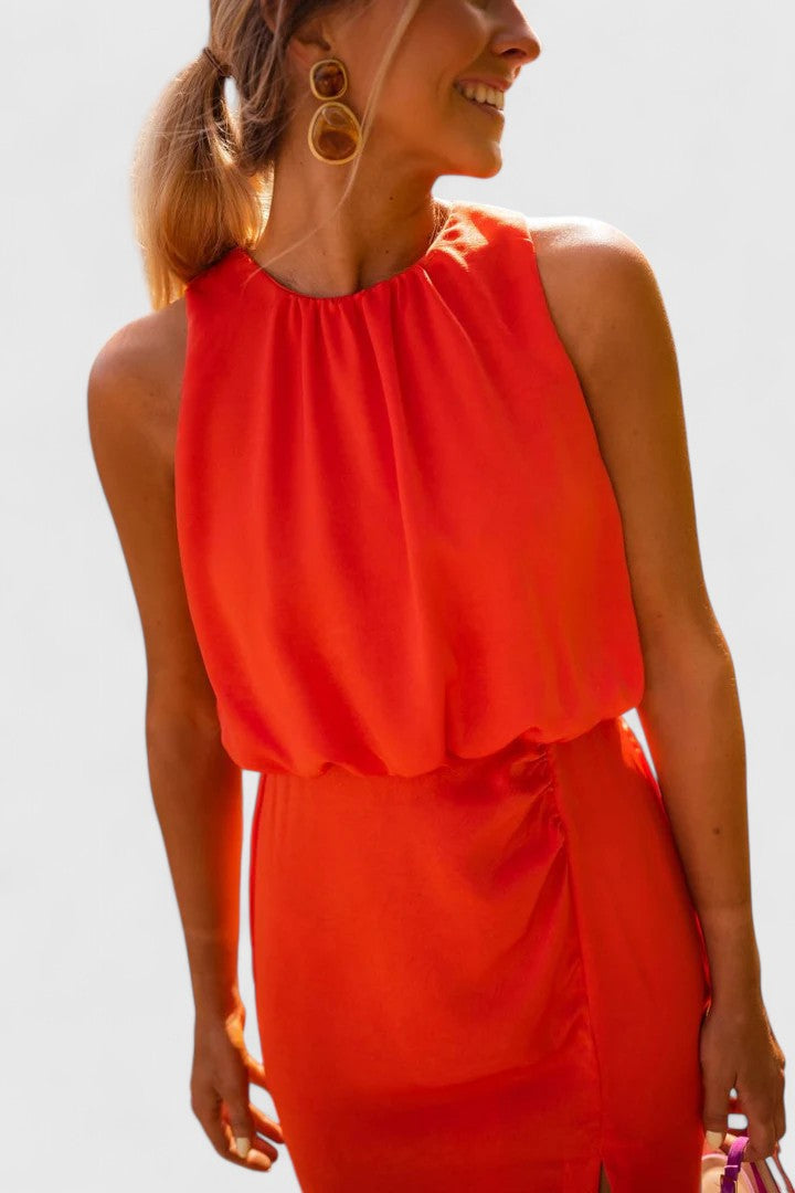 Theonae | Comfortable Midi Dress – view 2