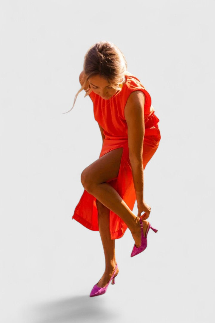 Theonae | Comfortable Midi Dress – view 4