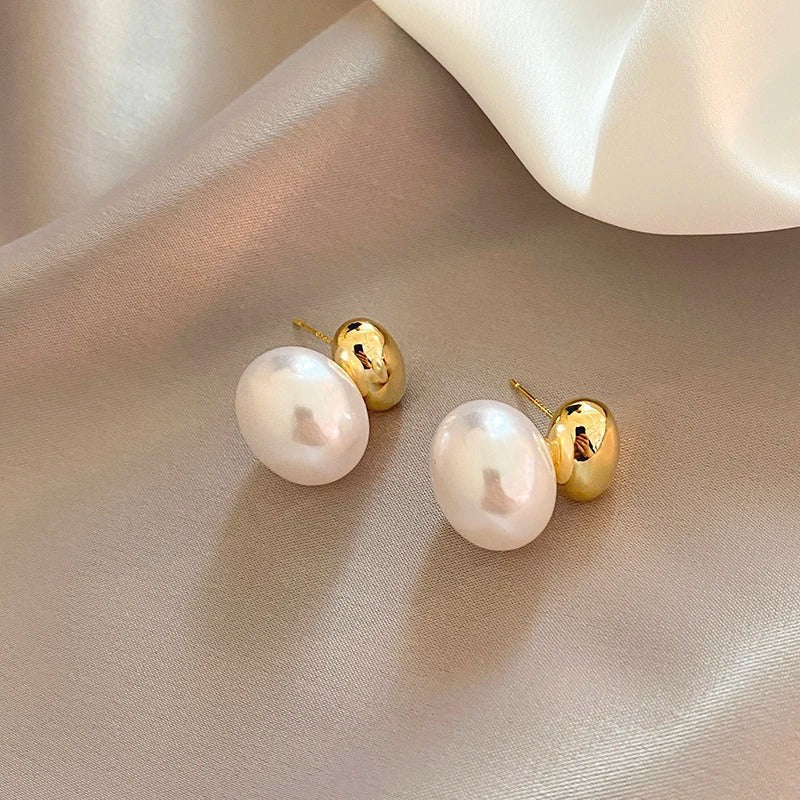 Classic Aeri Vintage Pearl Earrings – view 2