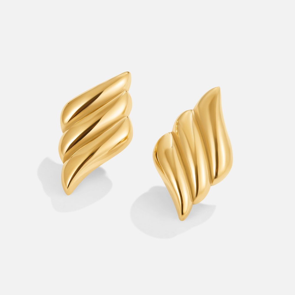 Camille – Gold Wavy Structure Earrings